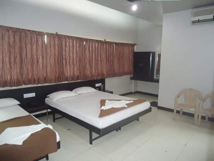3 Bed AC Room